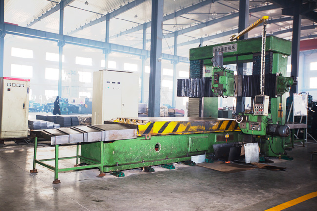 龙门铣  Planer type milling machine